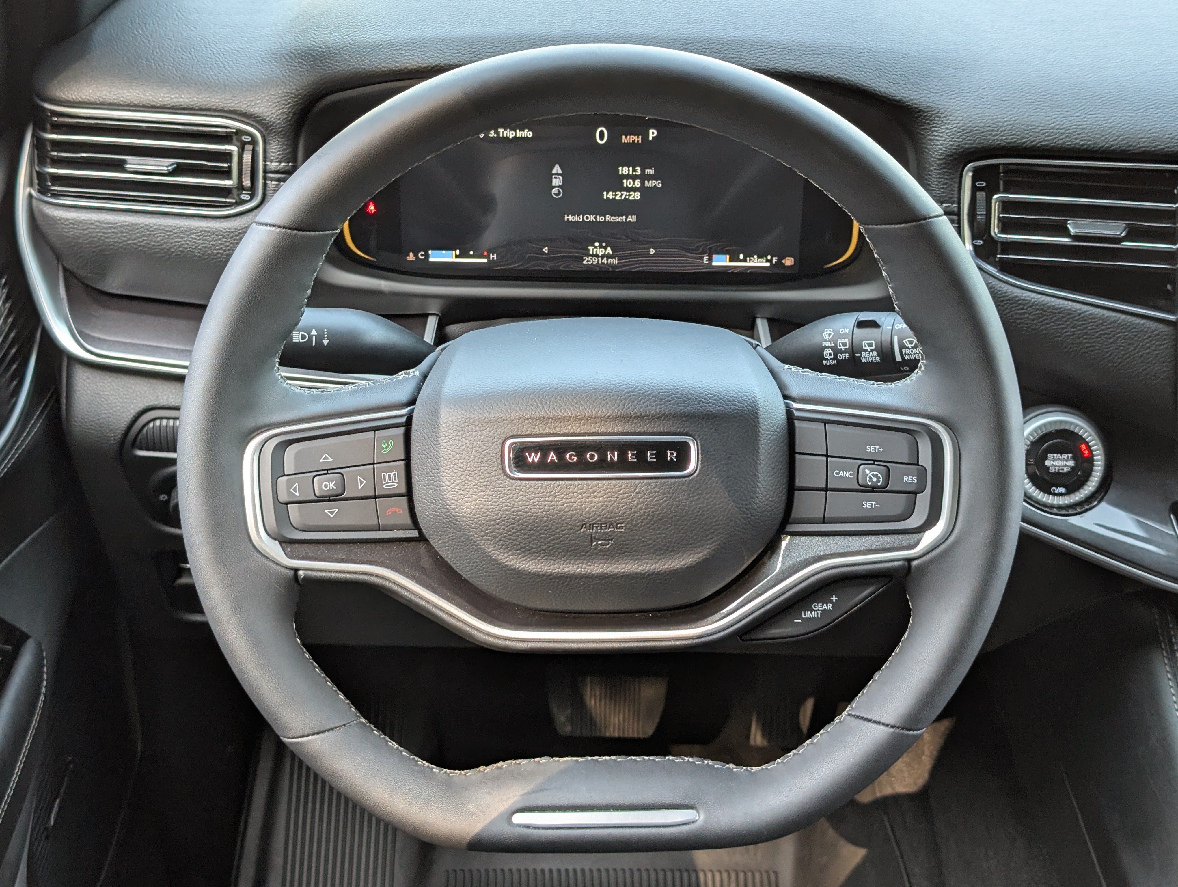 Used 2024 Jeep Wagoneer L 2WD image 28