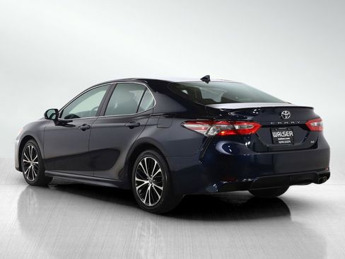 Used 2019 Toyota Camry SE w/ Convenience Package image 4