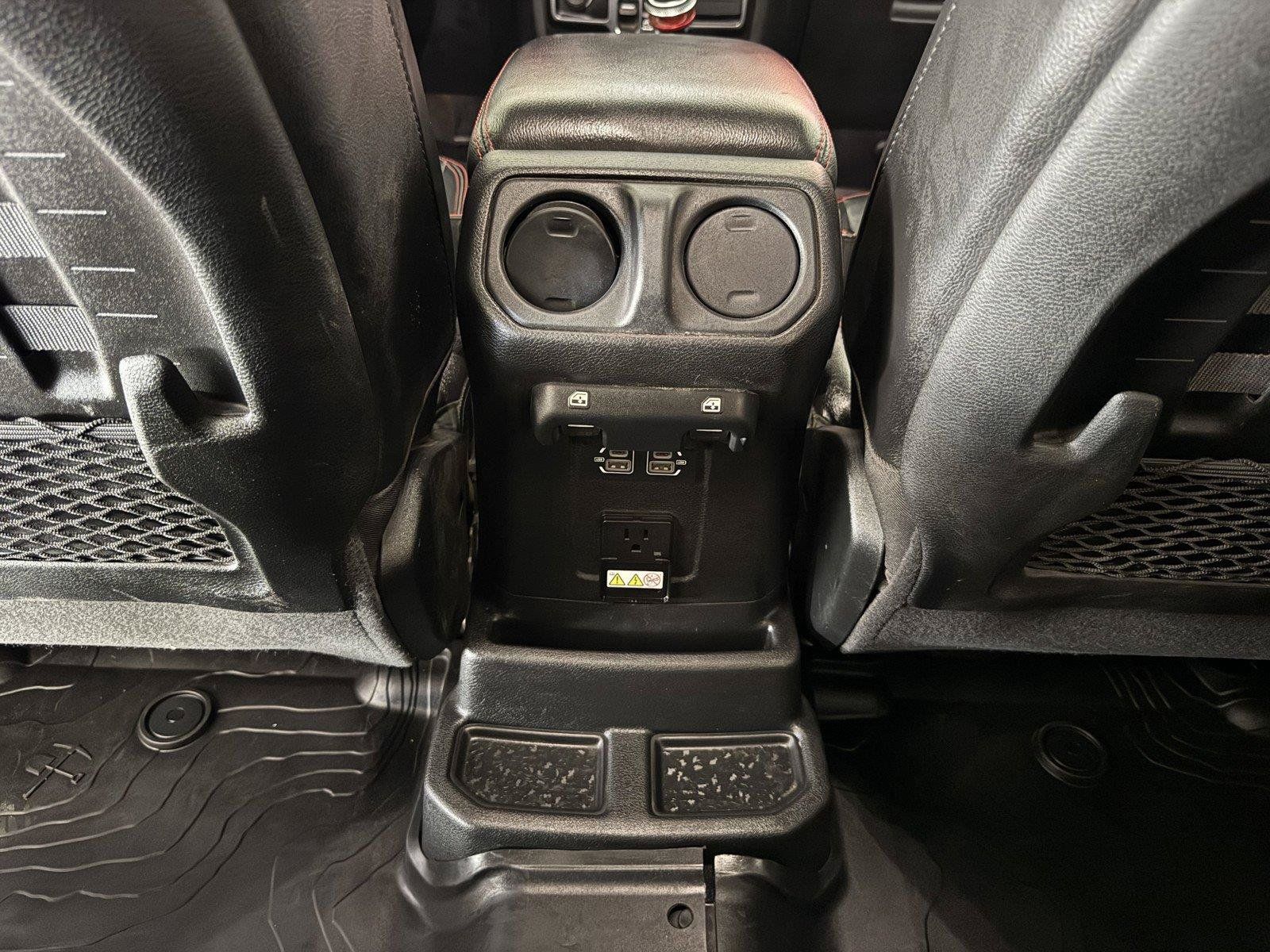 Used 2021 Jeep Wrangler Unlimited Rubicon AWD/4WD image 32
