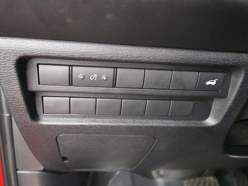 Used 2024 Mitsubishi Outlander SE image 18