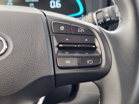 Used 2025 Hyundai Venue SEL FWD image 29