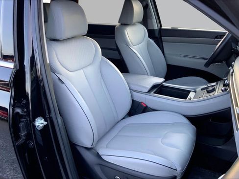 Used 2025 Hyundai Palisade SEL FWD image 9