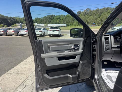 Used 2019 RAM 1500 Big Horn AWD/4WD image 3