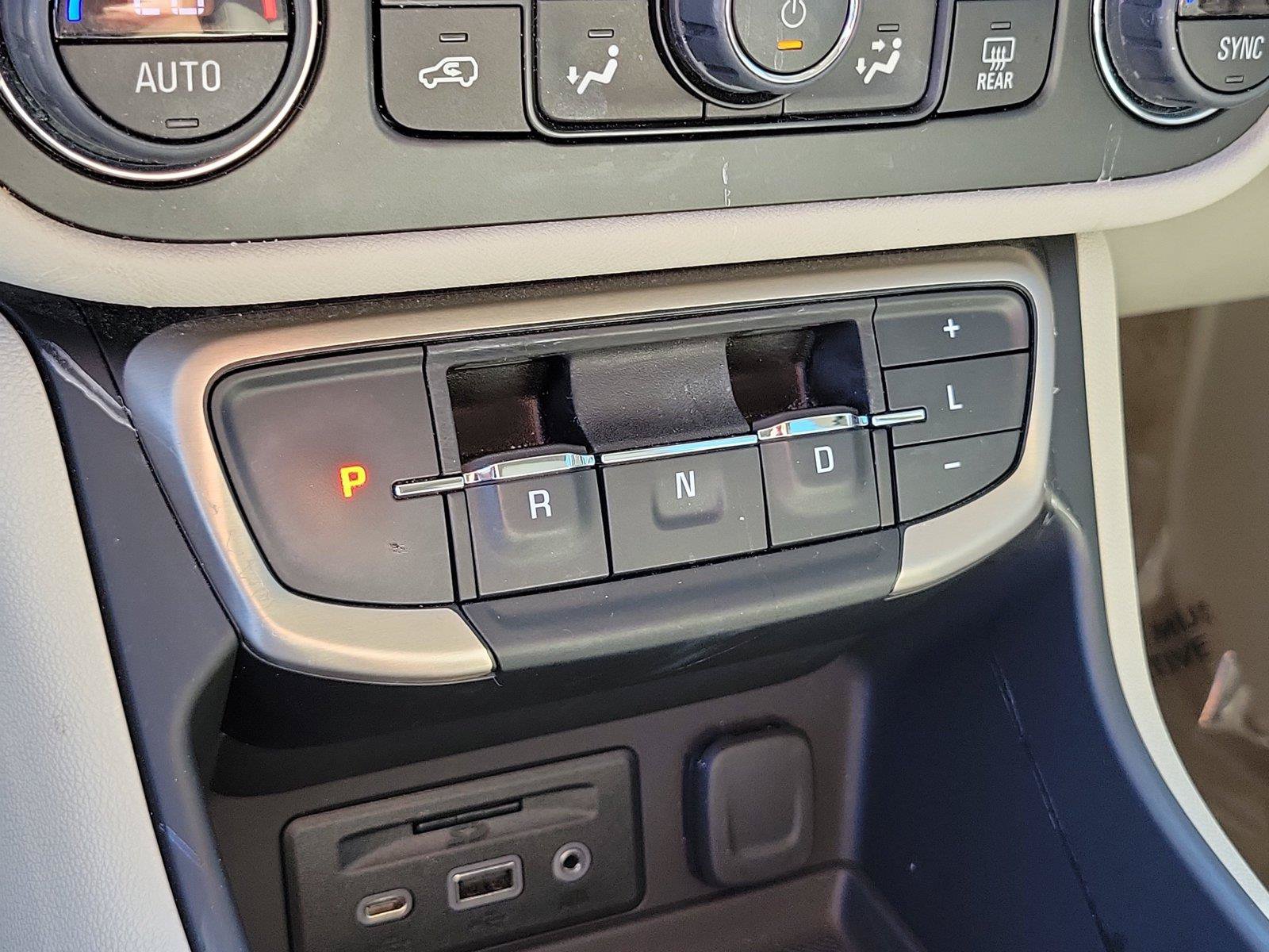 Used 2024 GMC Terrain Denali w/ Denali Premium Package AWD/4WD image 29