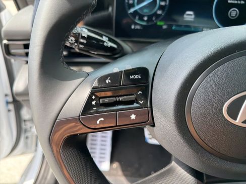 New 2025 Hyundai Elantra SEL FWD image 20