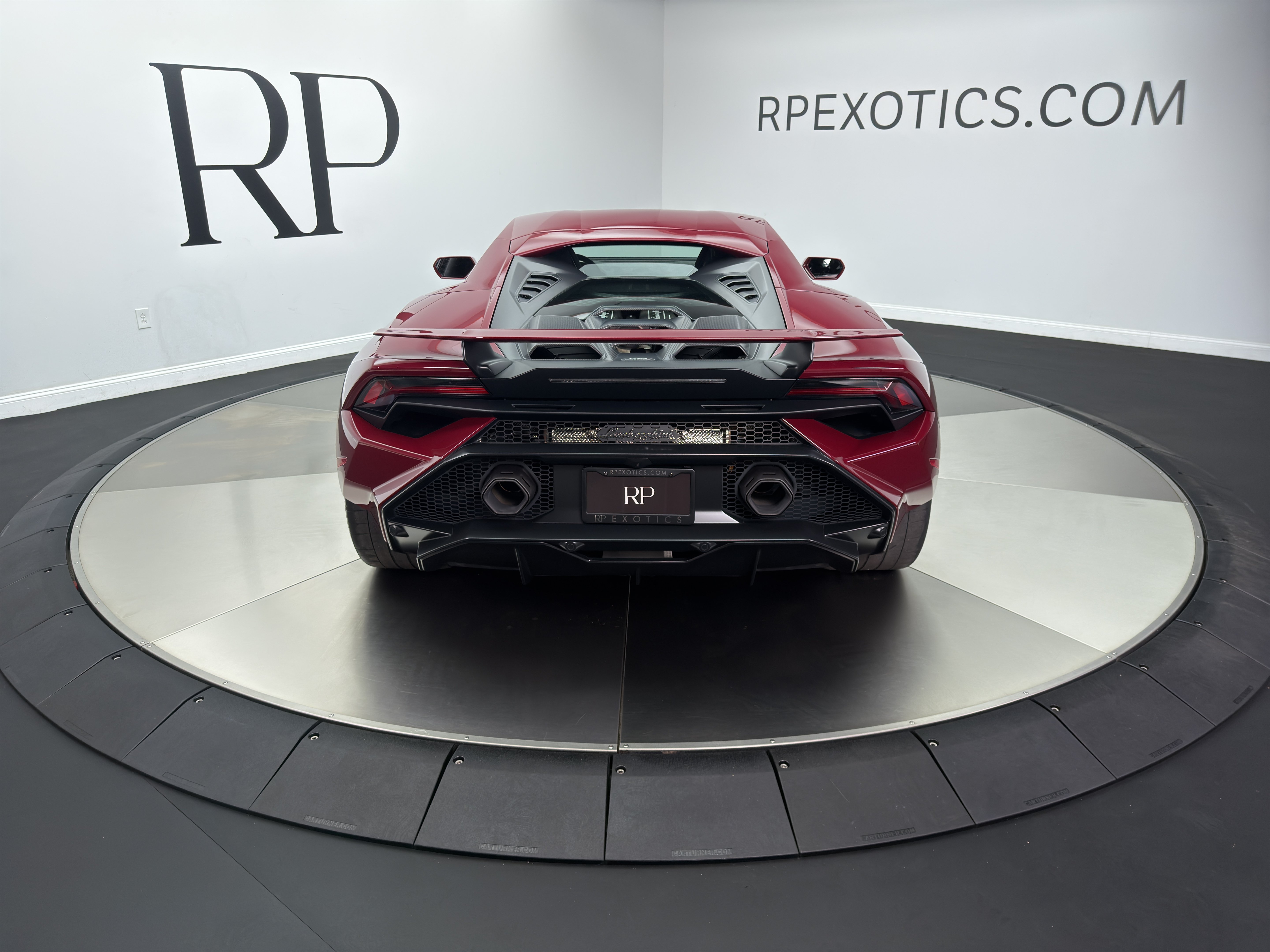 Used 2023 Lamborghini Huracan Tecnica RWD image 5