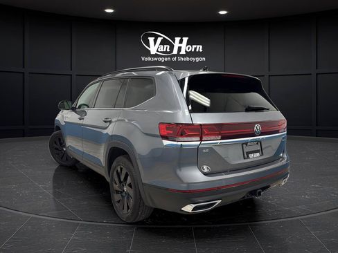 Used 2025 Volkswagen Atlas SE w/ Black Wheel Package AWD/4WD image 5
