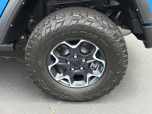 Used 2022 Jeep Wrangler Unlimited Rubicon 4xe AWD/4WD image 23