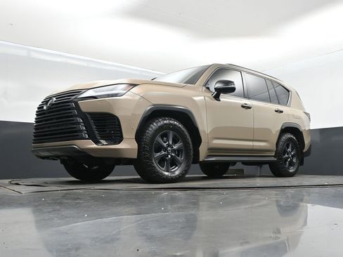 Used 2025 Lexus LX 700h Overtrail image 41