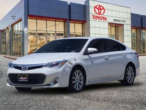 Used 2015 Toyota Avalon Limited FWD image 2