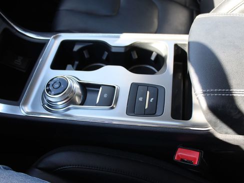 Used 2022 Ford Edge Titanium w/ Class II Trailer Tow Package image 29