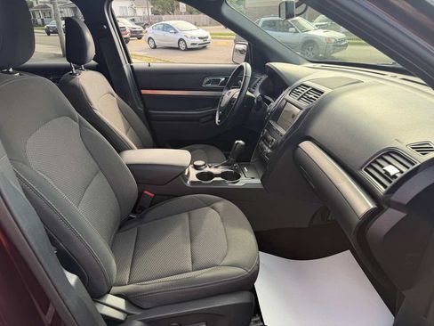 Used 2019 Ford Explorer XLT w/ Equipment Group 201A AWD/4WD image 20