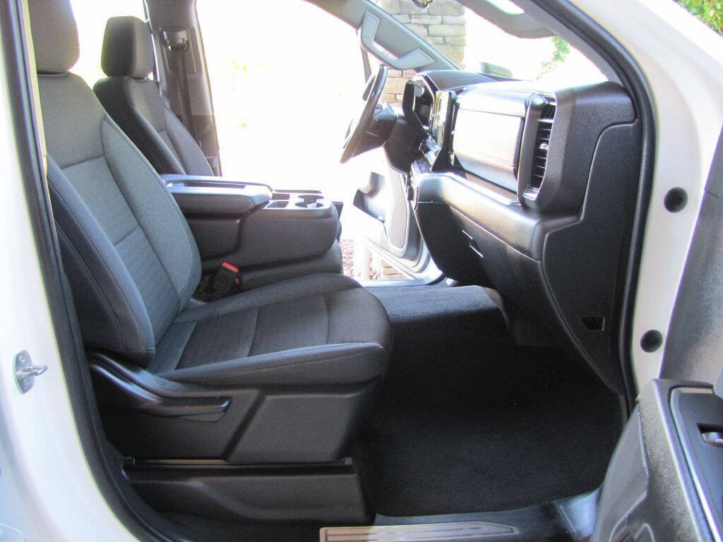 Used 2024 Chevrolet Silverado 2500 LT AWD/4WD image 12
