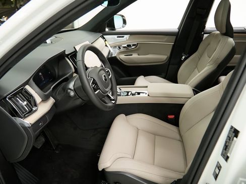 New 2026 Volvo XC90 B6 Ultra w/ Lounge Package image 16