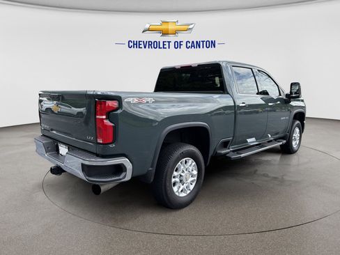 Used 2025 Chevrolet Silverado 2500 LTZ w/ LTZ Convenience Package AWD/4WD image 5
