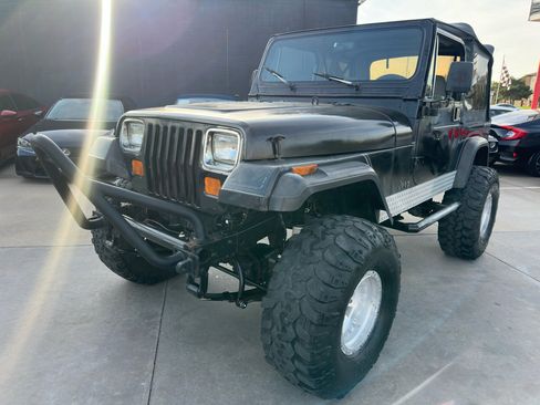 Used 1989 Jeep Wrangler Laredo image 3