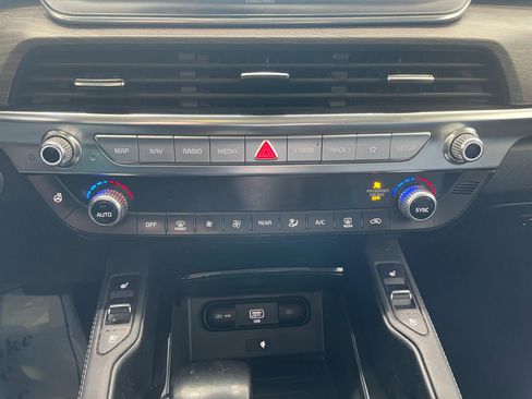 Used 2021 Kia Telluride EX w/ EX Premium Package AWD/4WD image 16