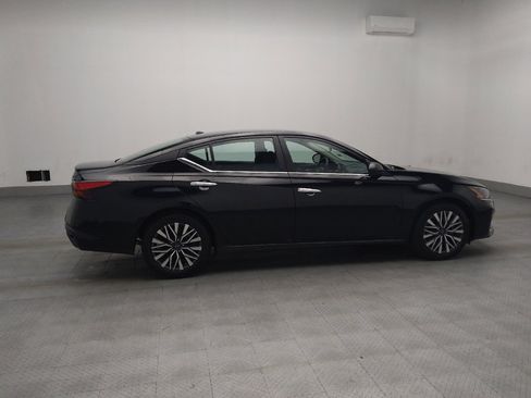 Used 2024 Nissan Altima 2.5 SV image 10