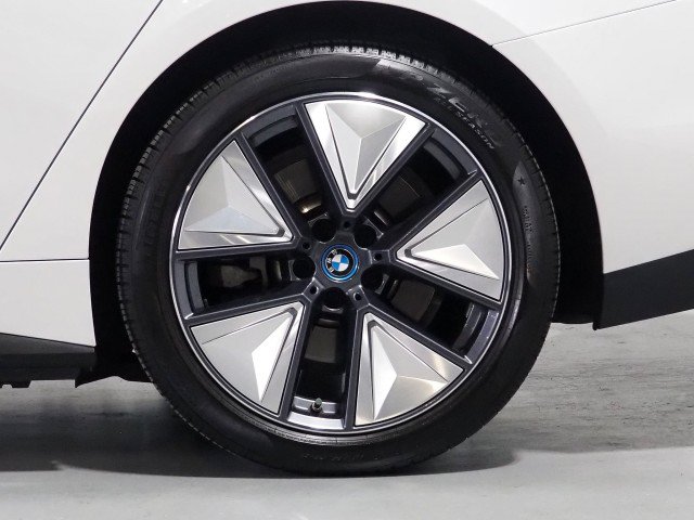 Used 2023 BMW i4 eDrive40 RWD image 57