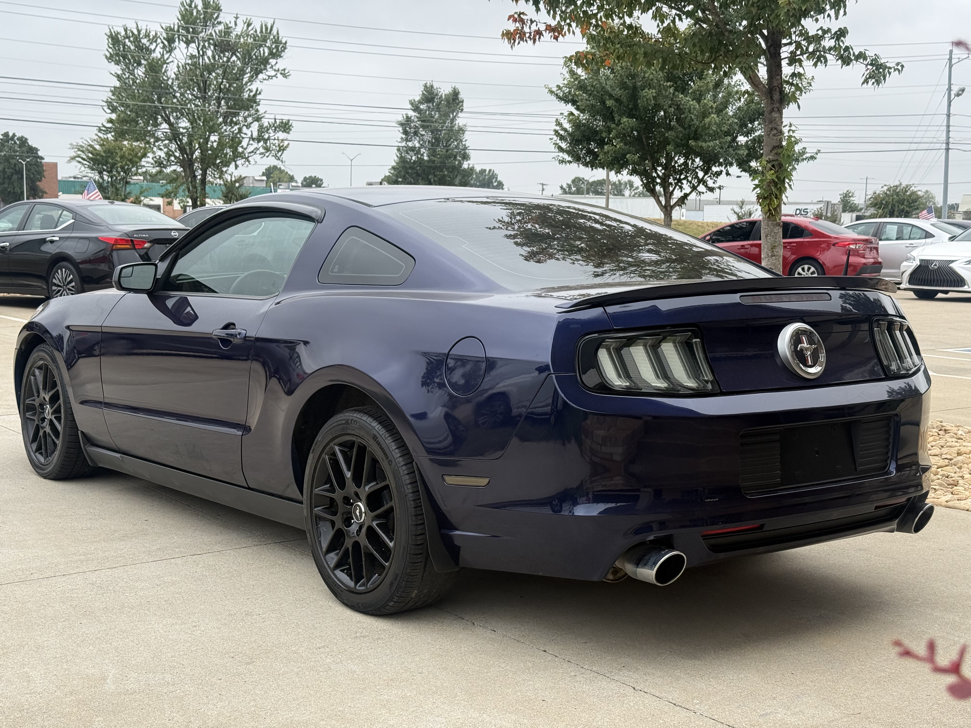 Used 2012 Ford Mustang Premium RWD image 5