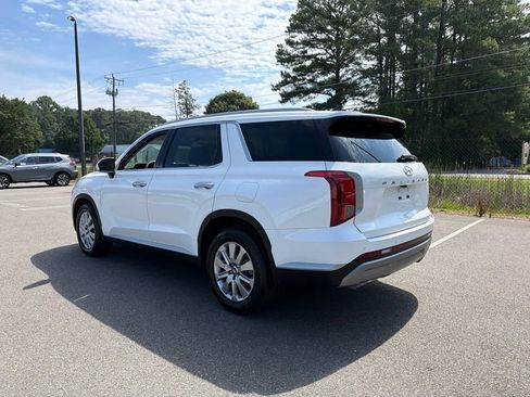 Used 2023 Hyundai Palisade SEL FWD image 7