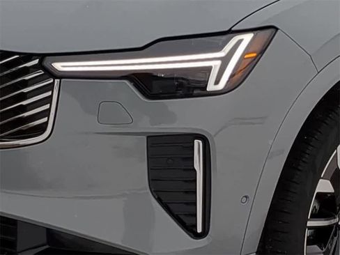 Certified 2026 Volvo XC90 B6 Plus w/ Protection Package Premier image 10