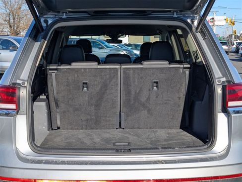 Used 2025 Volkswagen Atlas SE image 34