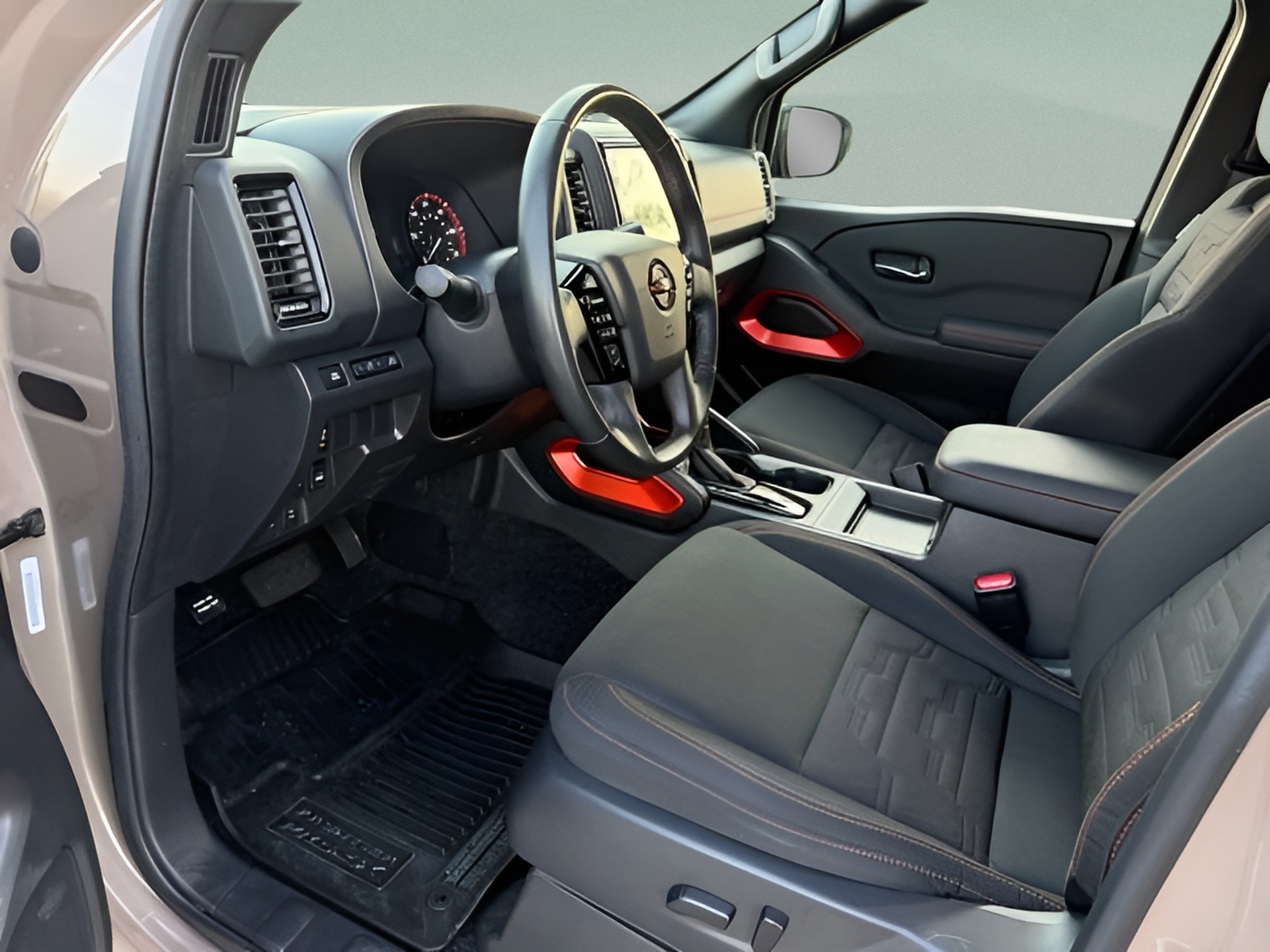 Used 2024 Nissan Frontier PRO-4X w/ Technology Package AWD/4WD image 9
