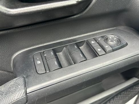 Used 2024 Toyota Tacoma SR5 AWD/4WD image 18
