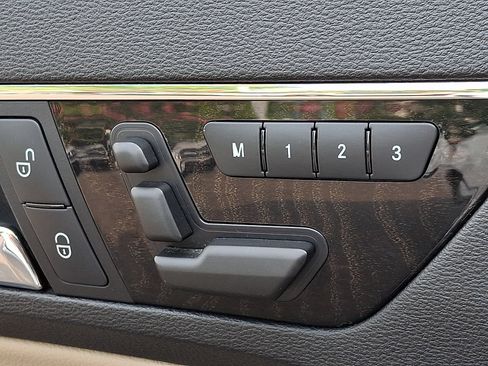 Used 2013 Mercedes-Benz E 350 Cabriolet image 25