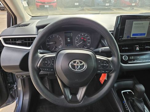 Used 2025 Toyota Corolla LE FWD image 18