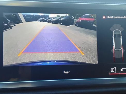 Certified 2025 Audi Q3 2.0T Premium w/ Black Optic Sport Package image 28