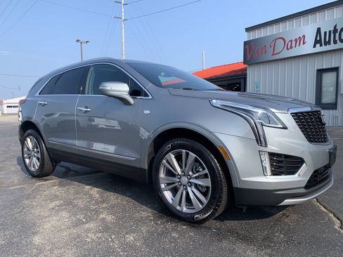 Used 2024 Cadillac XT5 Premium Luxury image 3