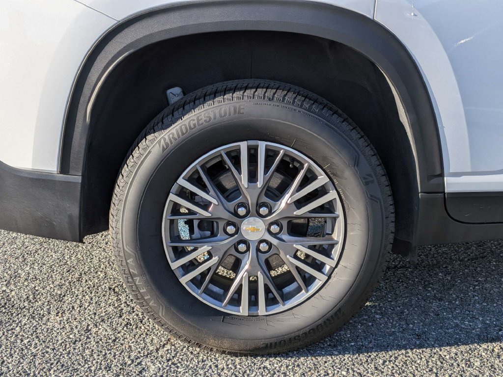 Used 2026 Chevrolet Traverse LT w/ Driver Confidence Package FWD image 11