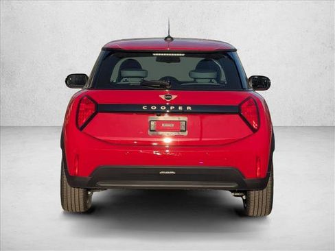 Used 2025 MINI Cooper 2-Door Hardtop image 8