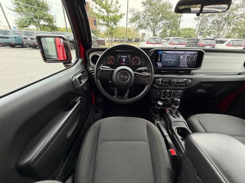 Used 2024 Jeep Gladiator Sport AWD/4WD image 20