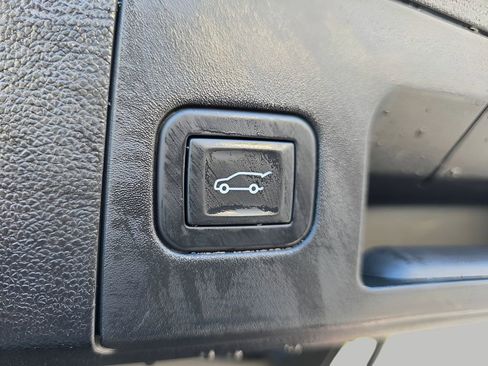 Used 2025 Cadillac XT4 Premium Luxury image 10