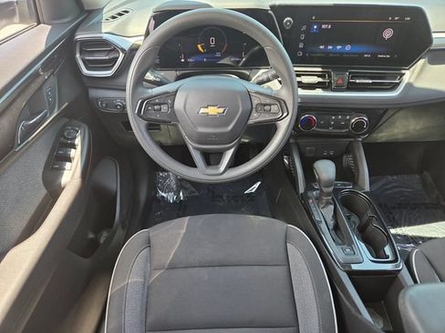 Used 2024 Chevrolet TrailBlazer LT FWD image 12
