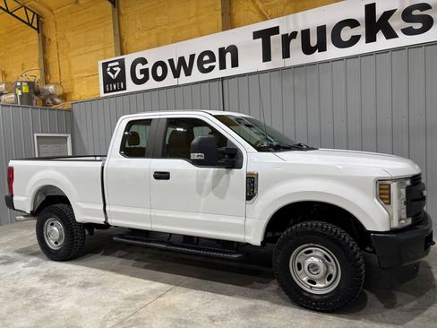Used 2019 Ford F250 4x4 SuperCab Super Duty image 3