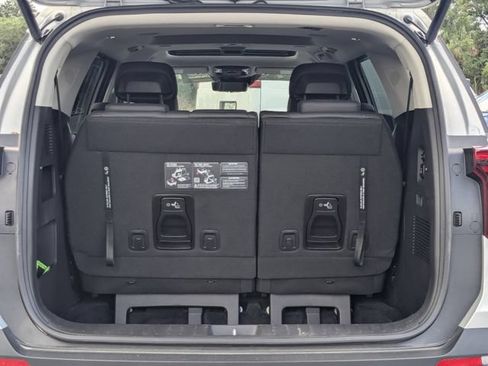 Certified 2025 Kia Carnival SX Prestige FWD image 14