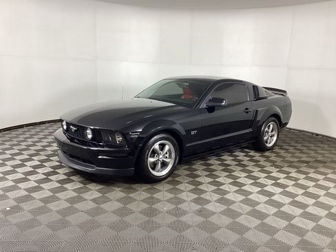 Used 2006 Ford Mustang GT RWD image 5