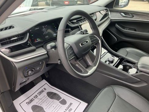 Certified 2022 Jeep Grand Cherokee Limited 4xe w/ Luxury Tech Group II AWD/4WD image 14
