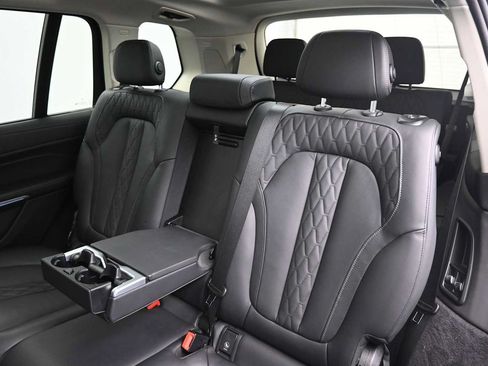 Used 2024 BMW X7 xDrive40i w/ Executive Package AWD/4WD image 13