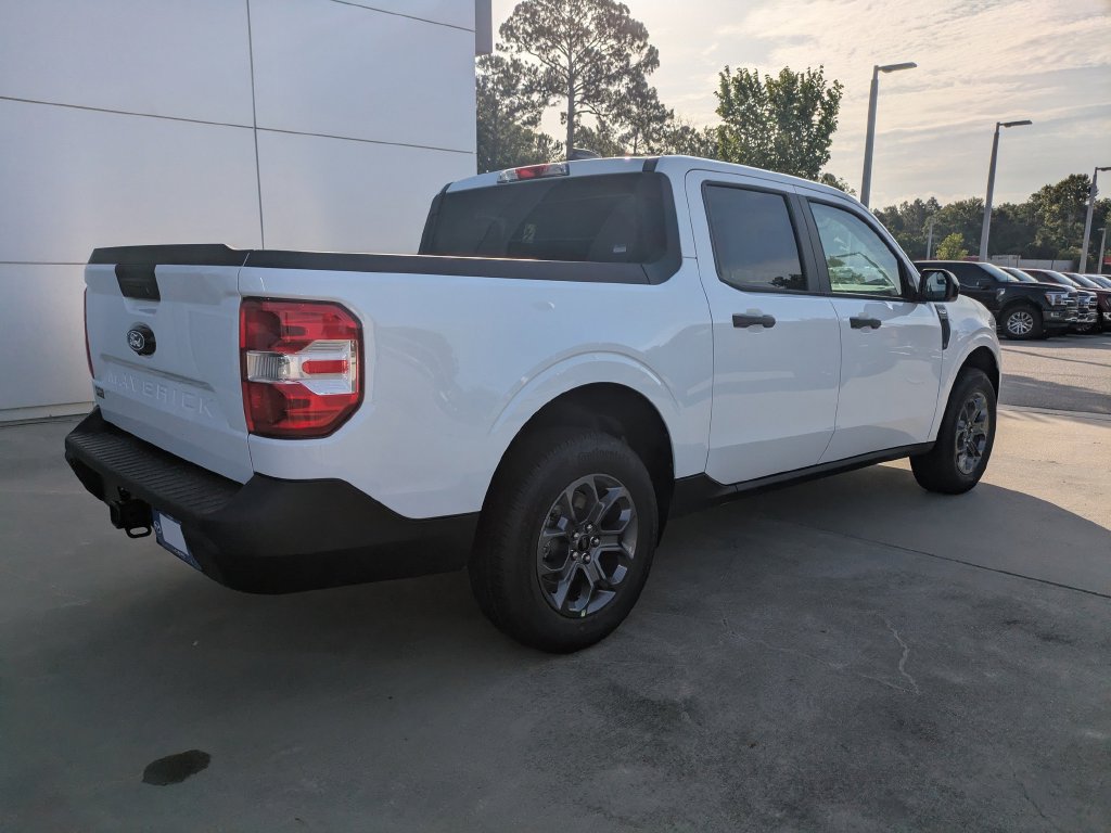 New 2026 Ford Maverick XLT w/ XLT Luxury Package FWD image 5