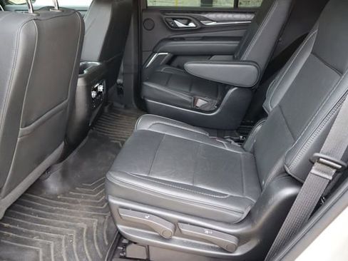 Used 2022 GMC Yukon Denali w/ Denali Premium Package AWD/4WD image 6