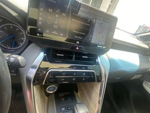 Used 2022 Toyota Venza Limited w/ Advanced Technology Package AWD/4WD image 18