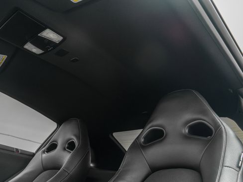 Used 2020 Nissan GT-R Premium image 18