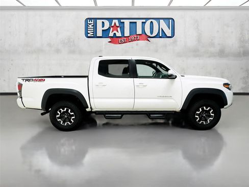 Used 2021 Toyota Tacoma TRD Off-Road w/ TRD Premium Off Road Package AWD/4WD image 8
