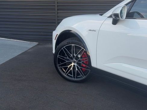 New 2025 Porsche Macan Turbo Electric image 12