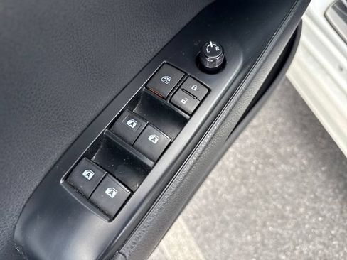 Used 2018 Toyota Camry SE w/ Protection Package (Q2) FWD image 22